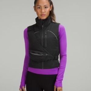 LULULEMON INSULATED RUNNERS VEST WITH STORAGE, NWT SIZE 8 (black)